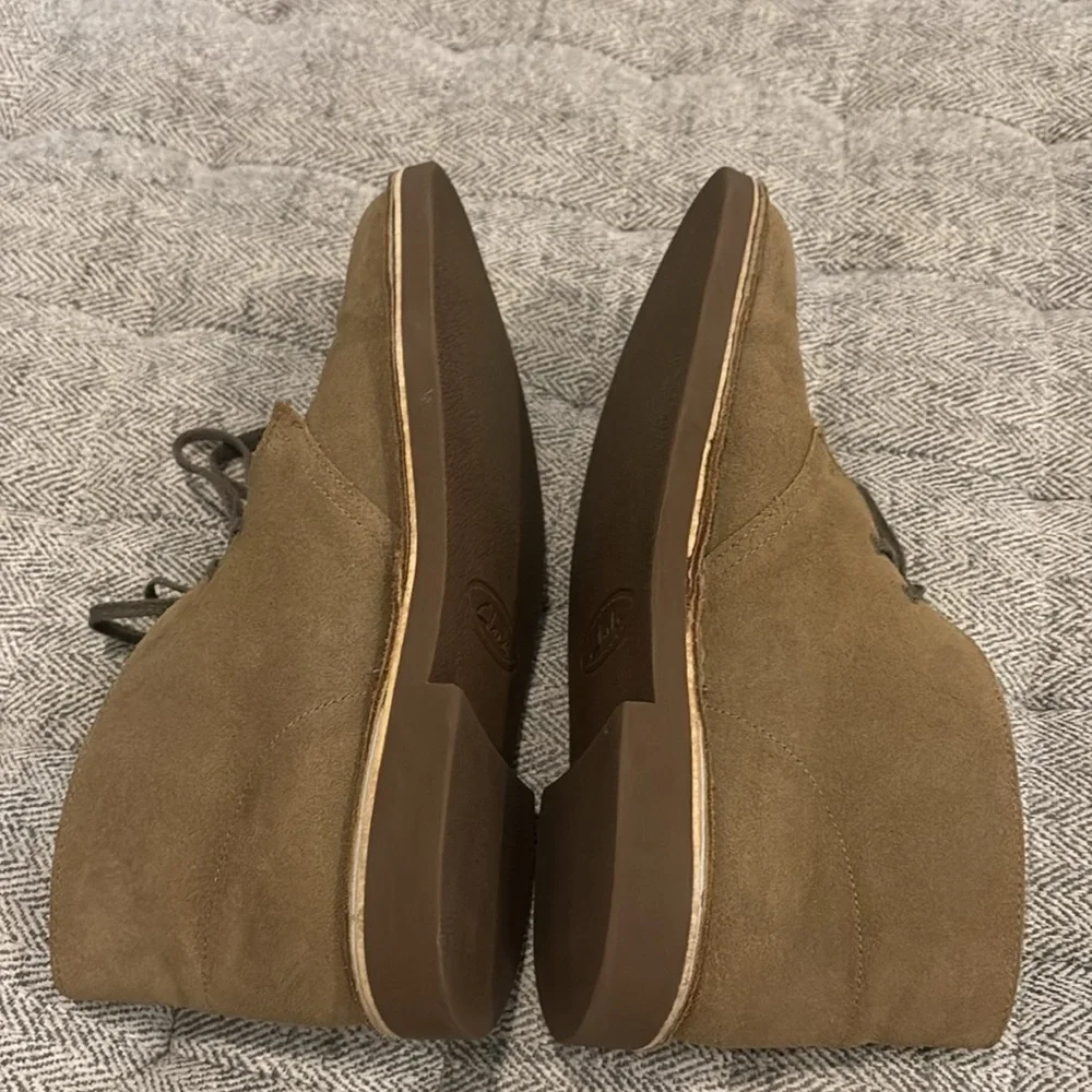 Clarks good stiching