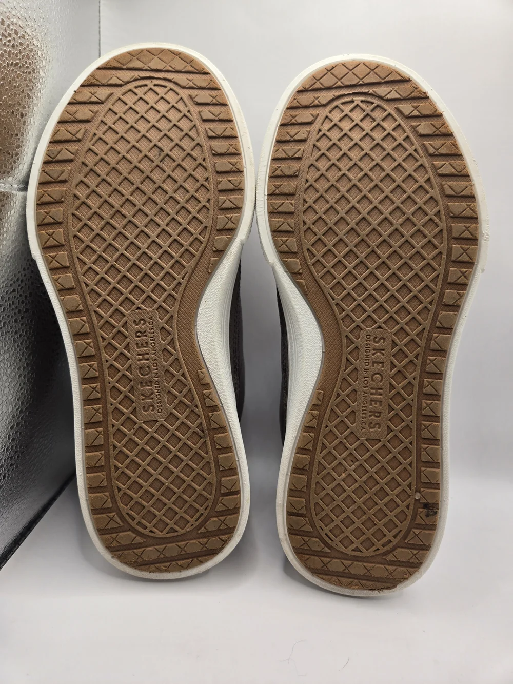 Skechers pre owned