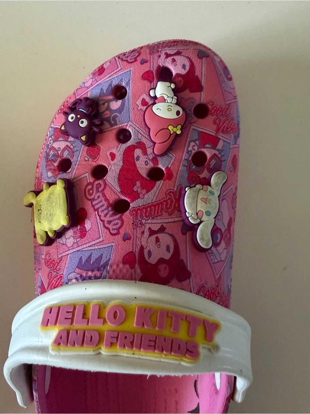 CROCS bright hot