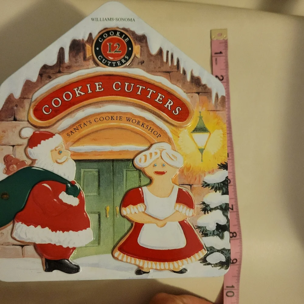Williams Sonoma Santa's Cookie Workhsop Tin Cookie Cutter Set ~ Cute ~ Like New