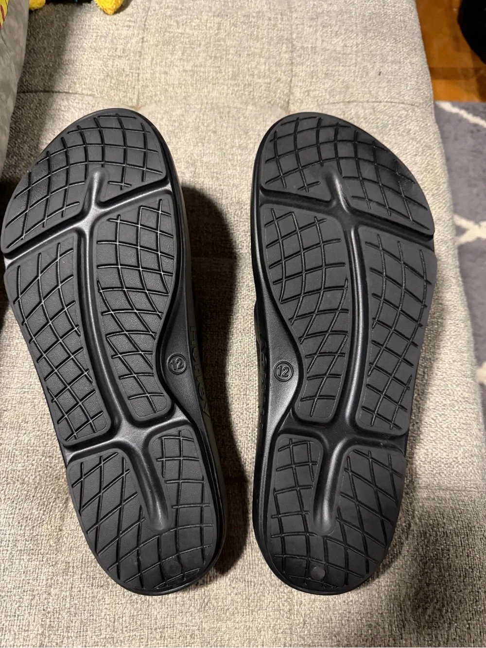 Hurley sleek black