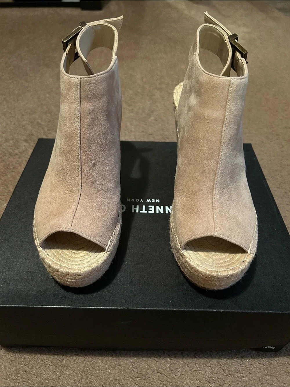 Kenneth Cole color| almond