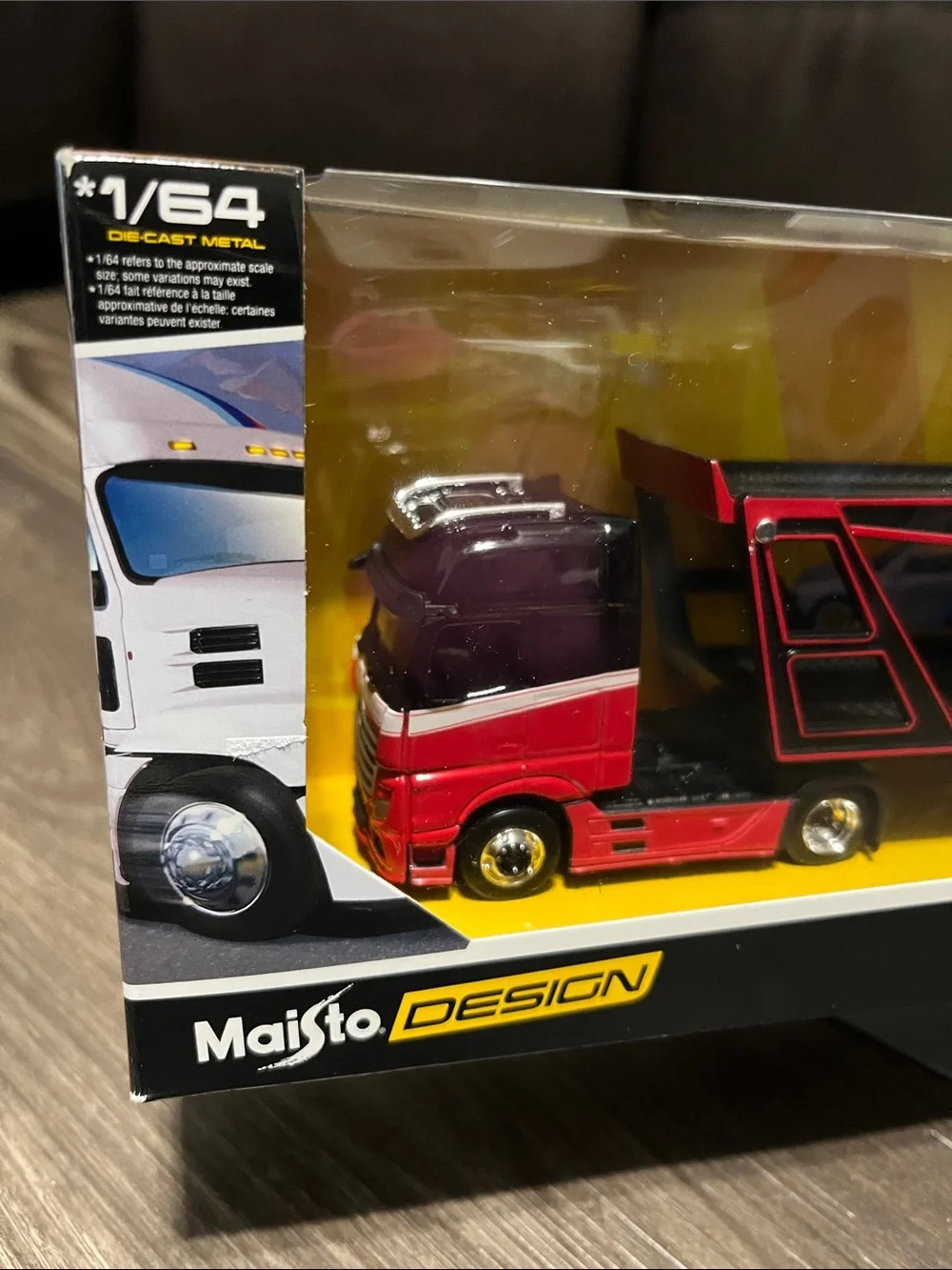 Maisto Design car transporter