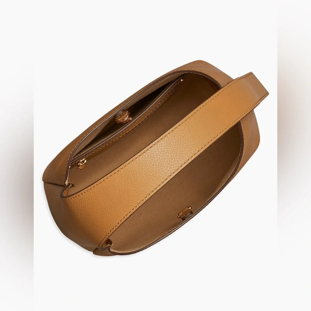 Tory Burch details therefore