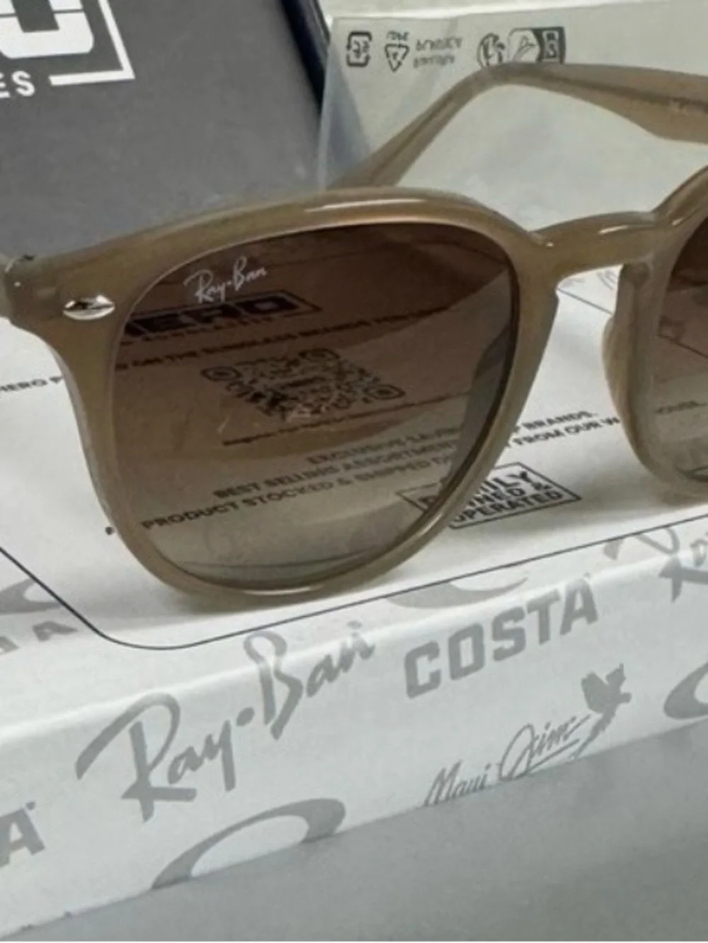 Ray-Ban new tags