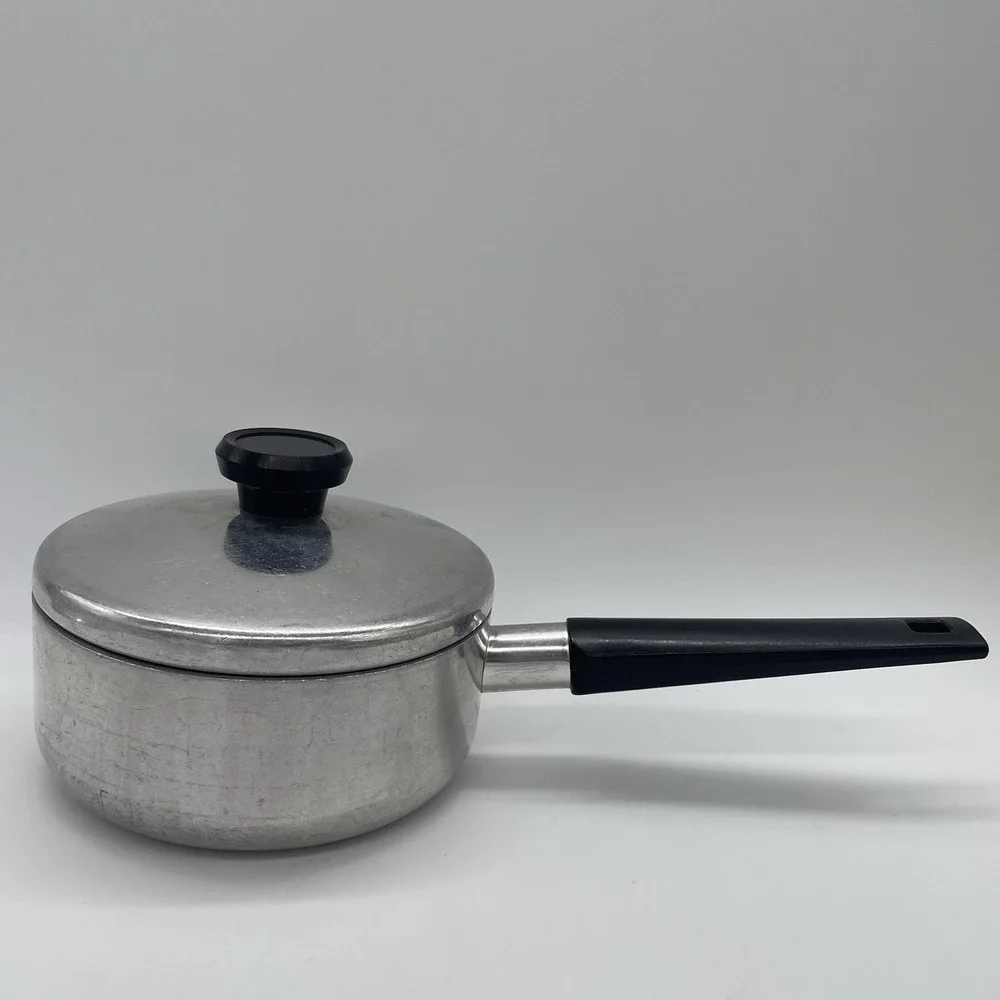 Vintage Wear-Ever 1qt Sauce Pan With Lid Aluminum Non-Stick‎ Black Handle USA