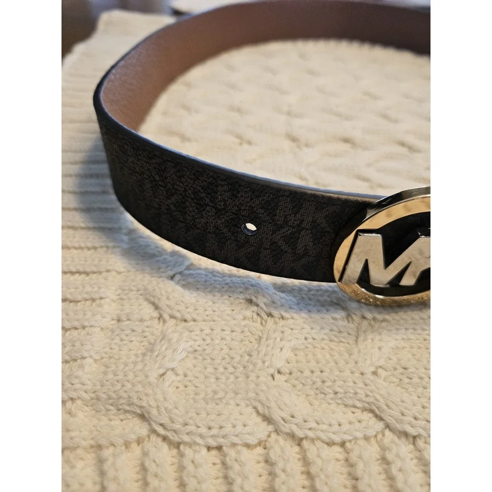 Michael Kors this reversible
