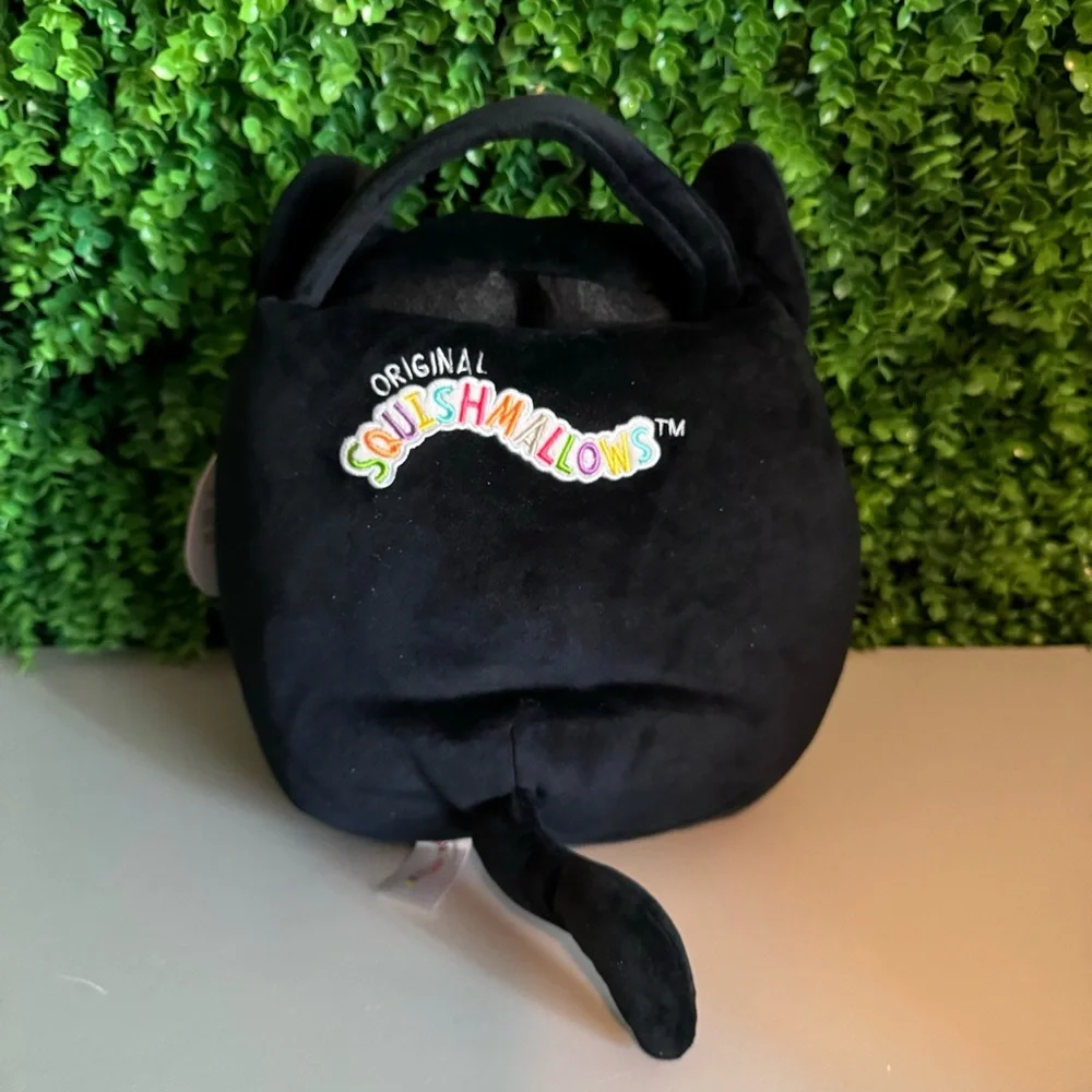 Squishmallows stump skeleton