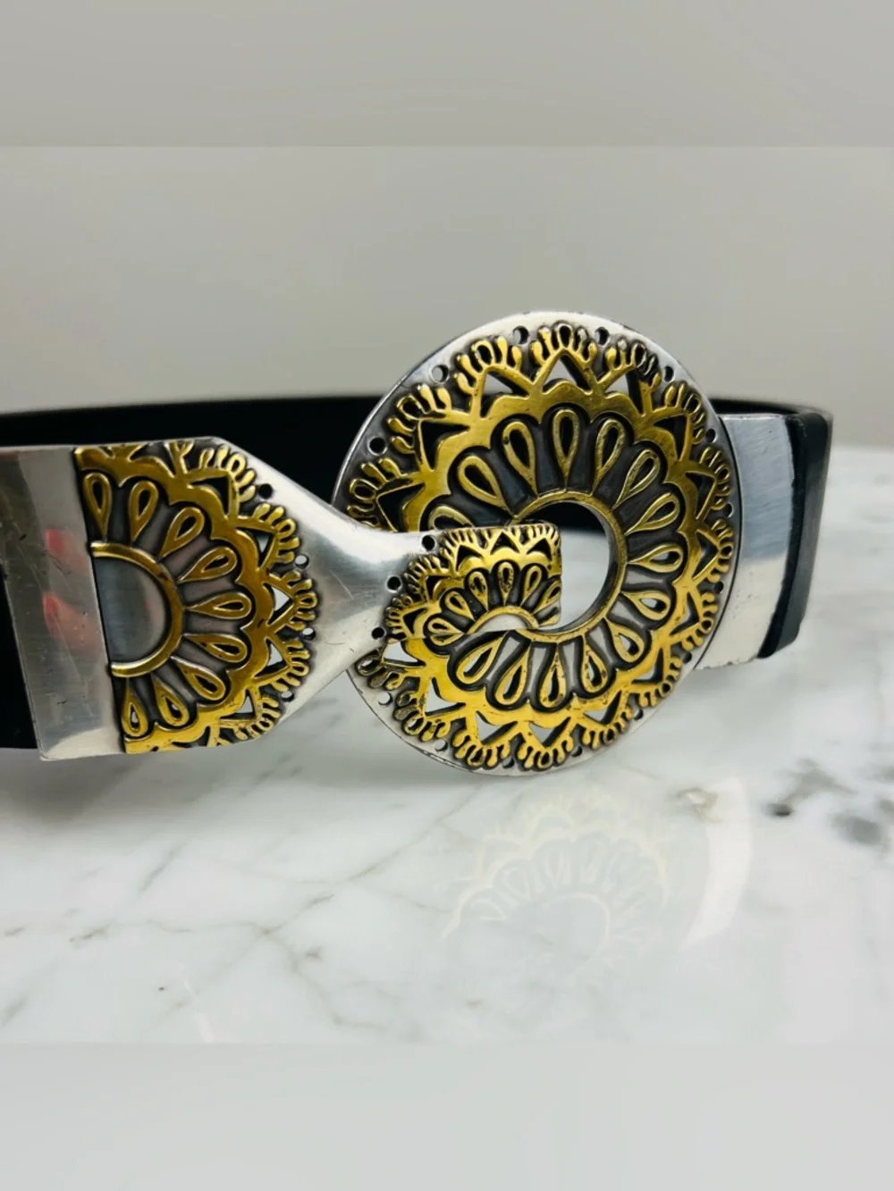 Vintage Chico’s Adjustable Leather Belt – Two-Tone Mandala Buckle – Size M/L