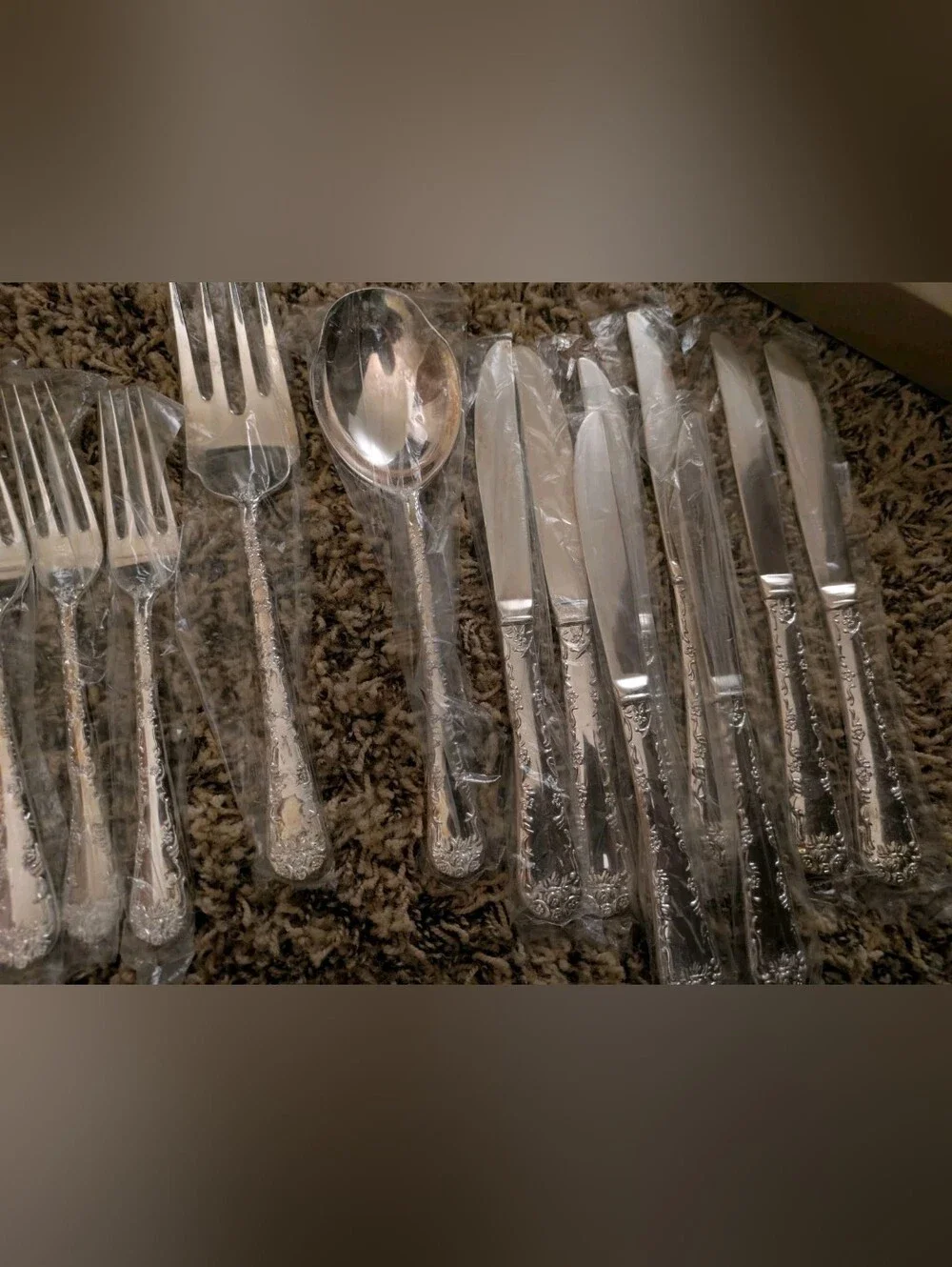 WM. Rogers & Son Silver-Tone Polished Flatware Set