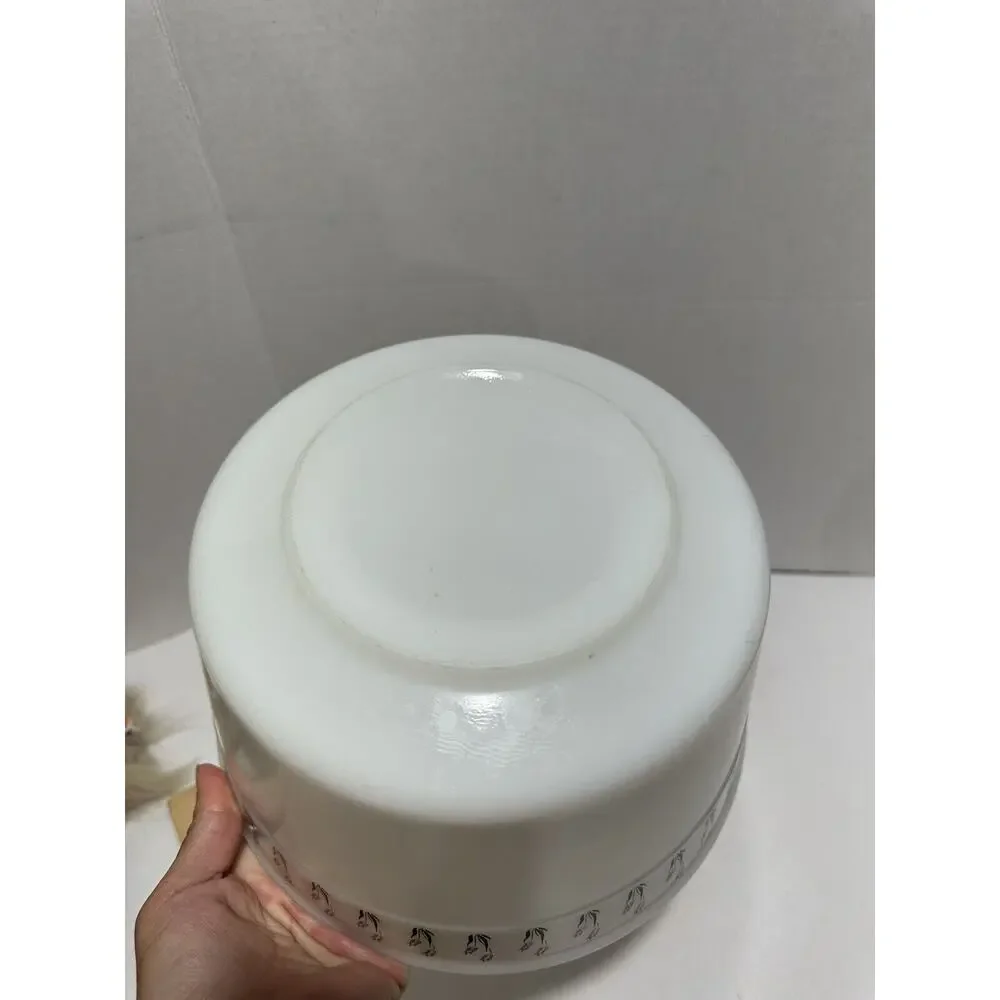 Unbranded milk glass