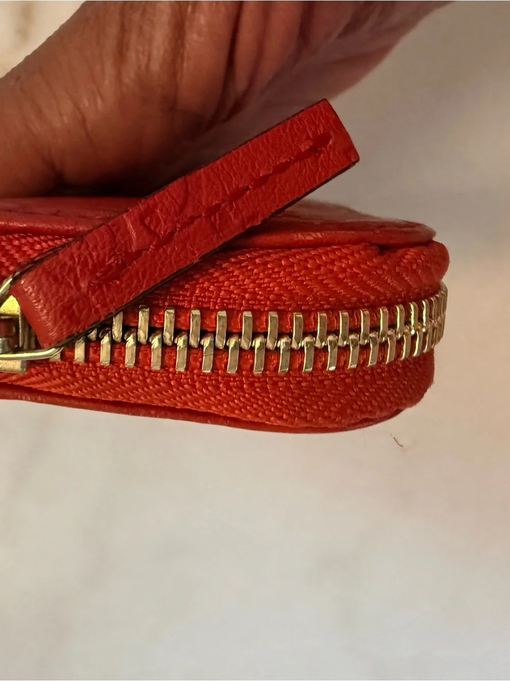 Gucci zip top surface