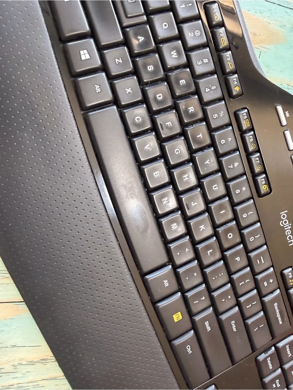 Logitech compact wireless