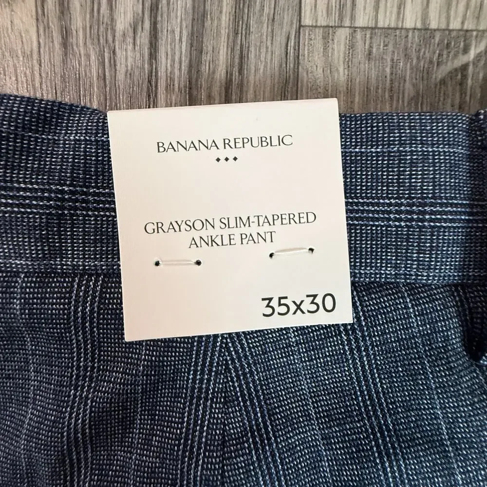 Banana Republic ships out