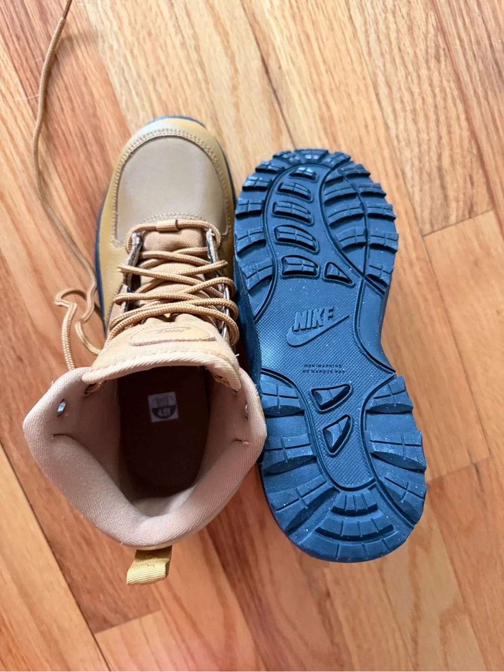 Nike sturdy boys