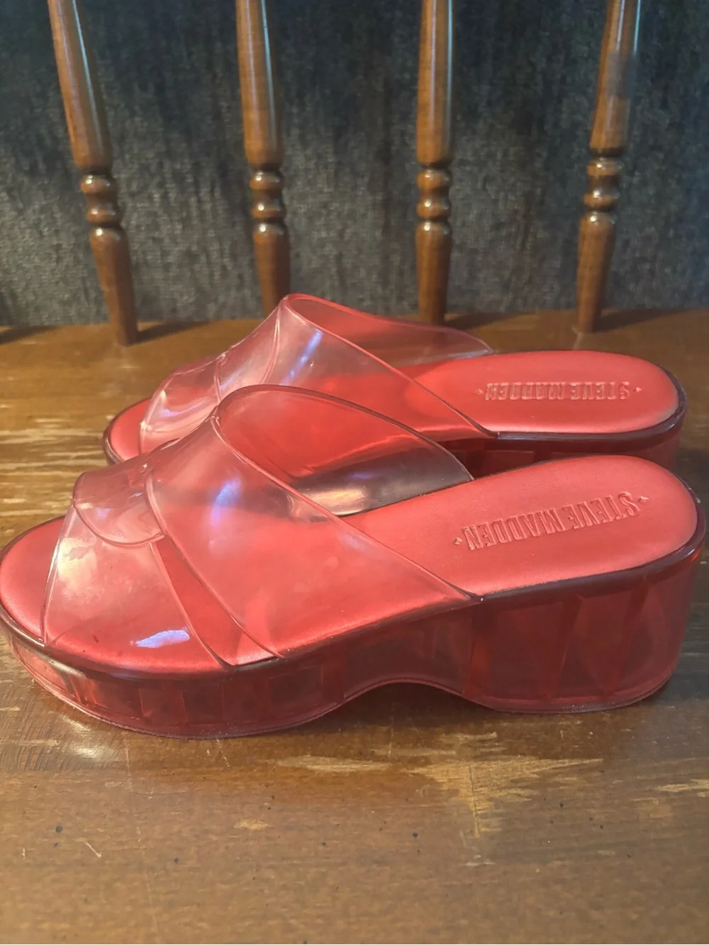 Steve Madden stylish red