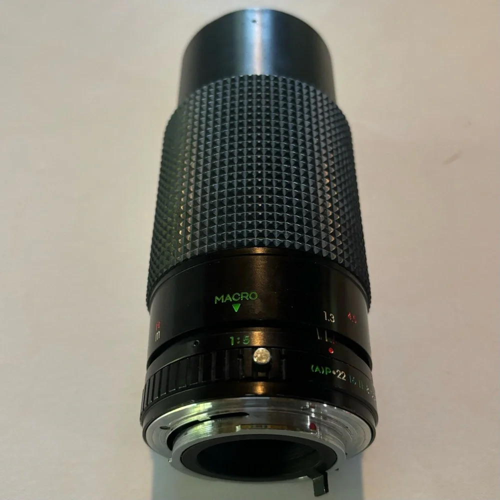 Focal MC Auto Zoom Camera Lens 1:4.0 f=80-200mm Vintage Korea 931609 UNTESTED