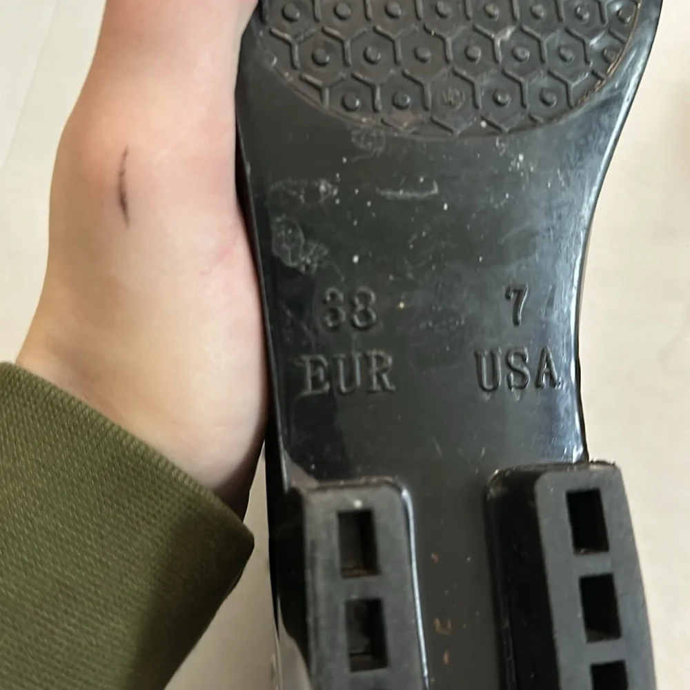 Amazon women detailed