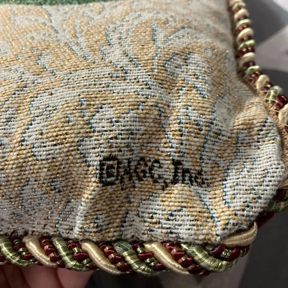AGC elegant pillow