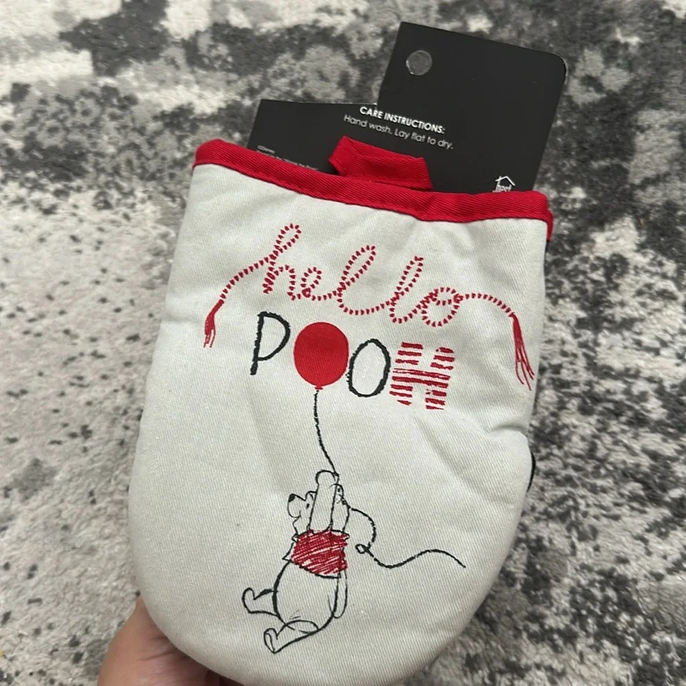 Disney Winnie the Pooh Hello Pooh Red and Black Oven Mitt