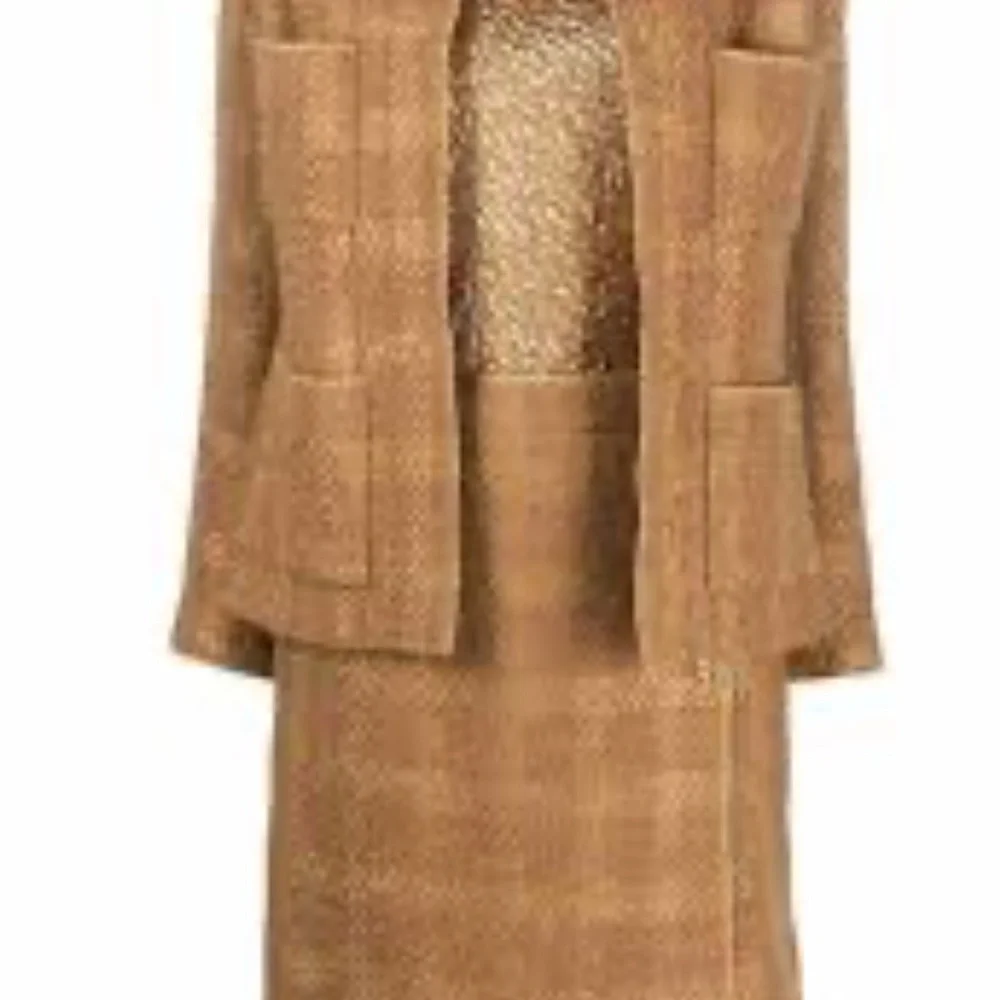 CHANEL elegant skirt
