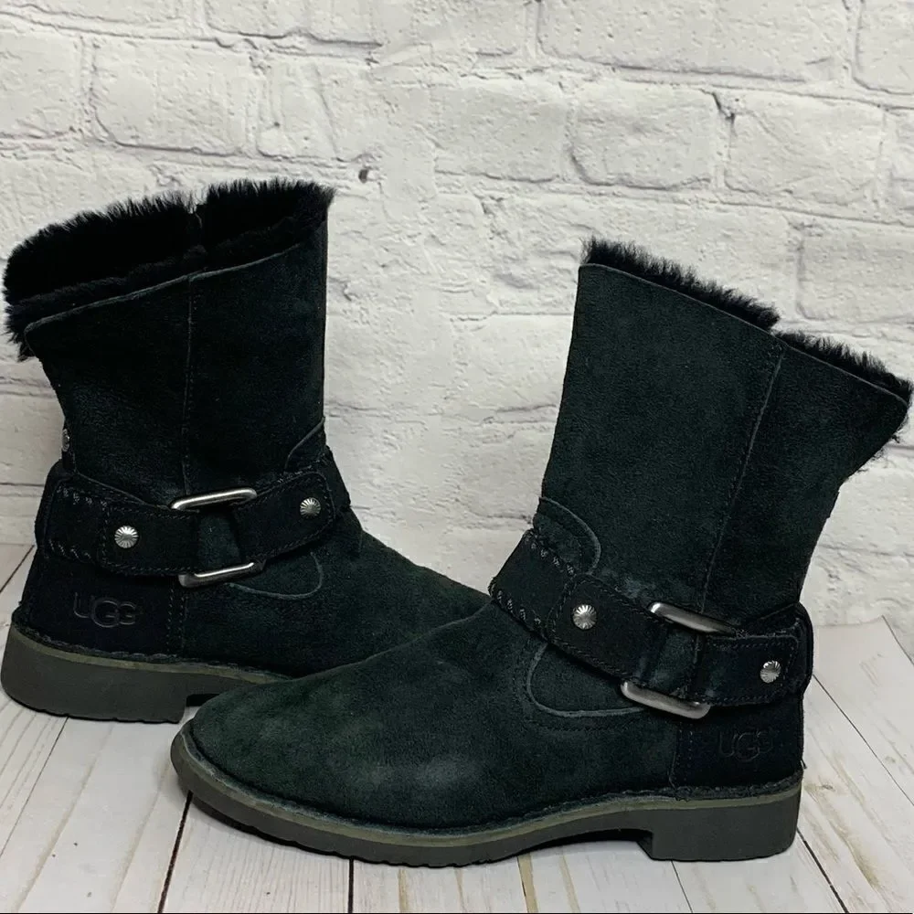 UGG light versatile