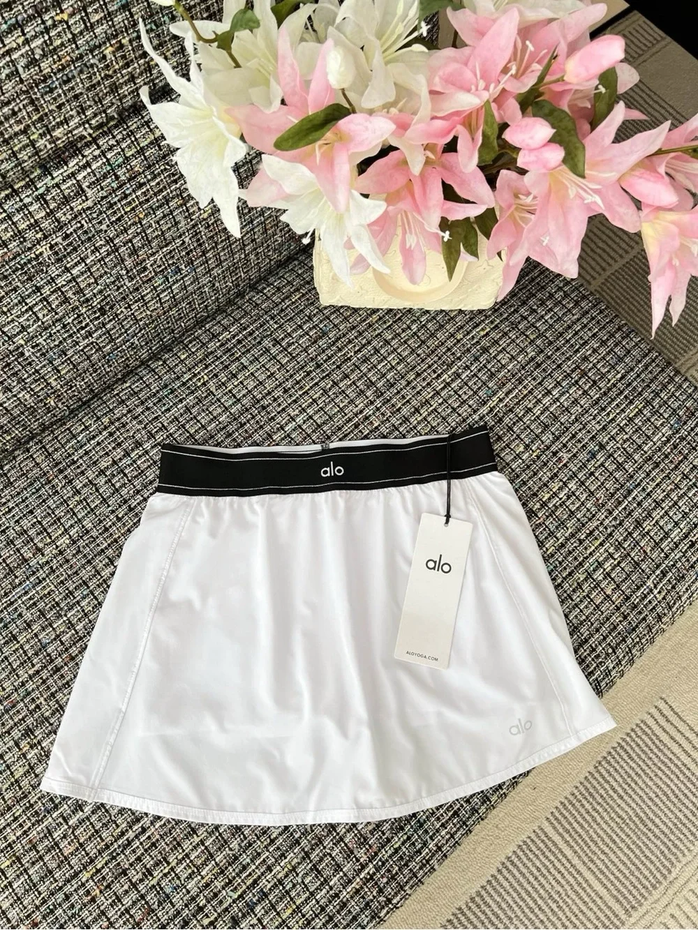 ALO Yoga elastic waistband