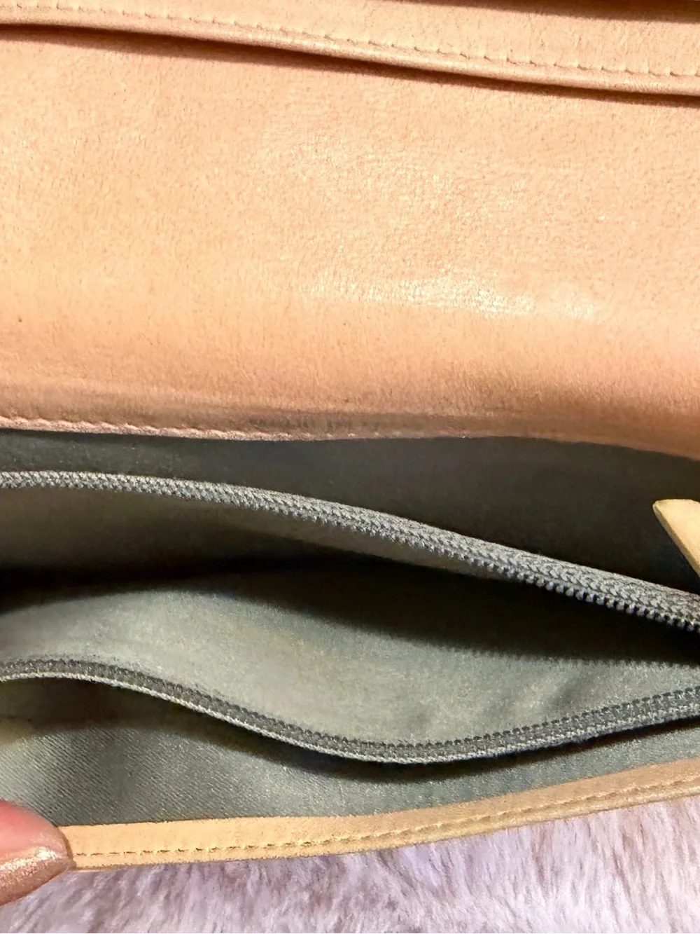 CHANEL elegant wallet