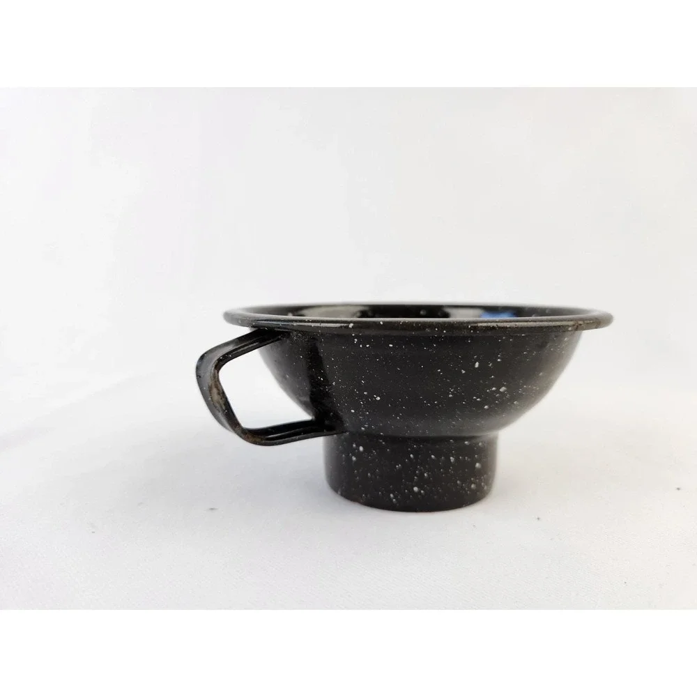 The Unbranded Brand vintage enamel