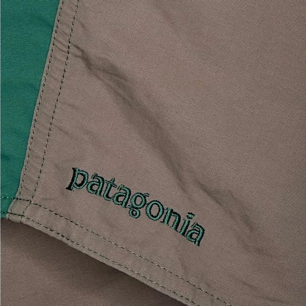 Patagonia colorblock green