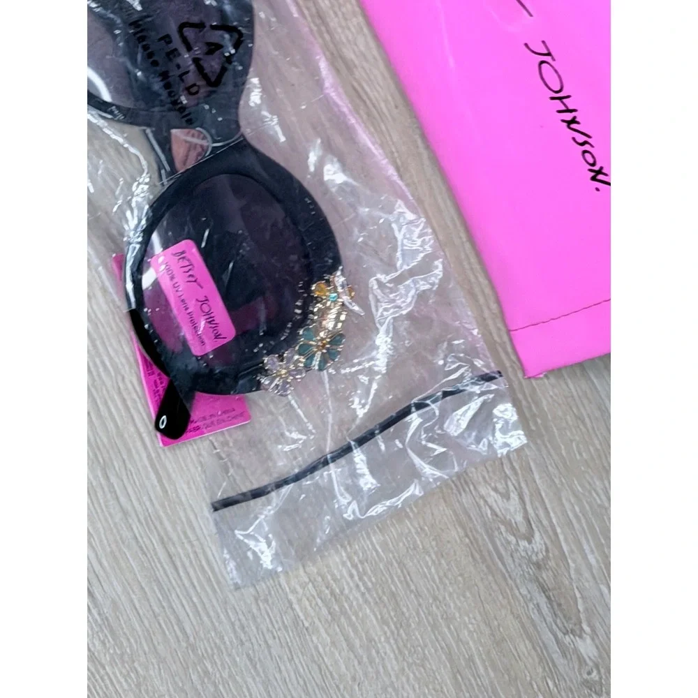 Betsey Johnson betsey johnson