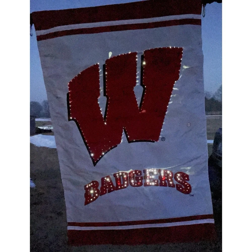 University of Wisconsin Badgers Flashing Fiber Optic Light Flag NIB Double Sided