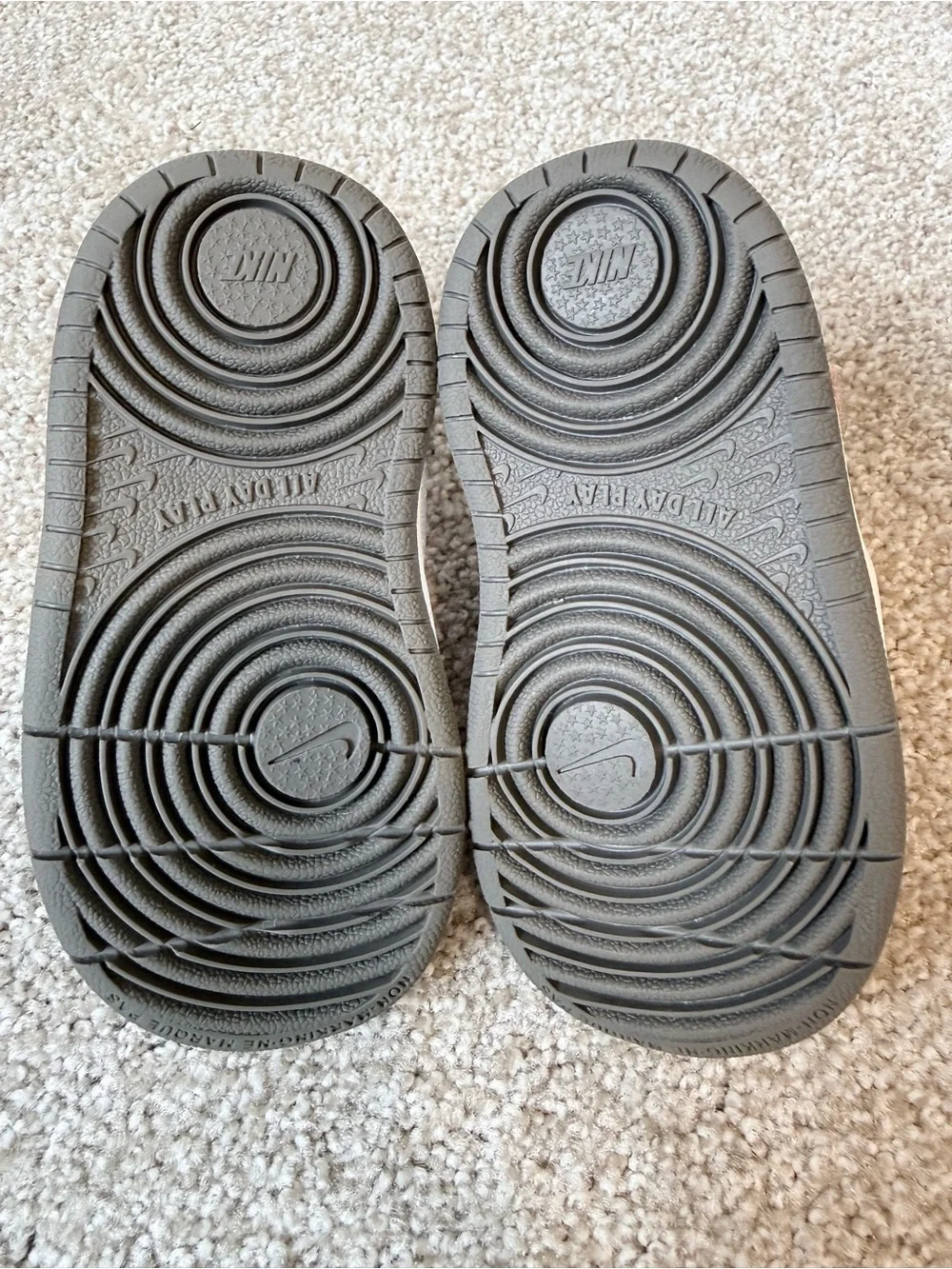 Nike laces features 5c
