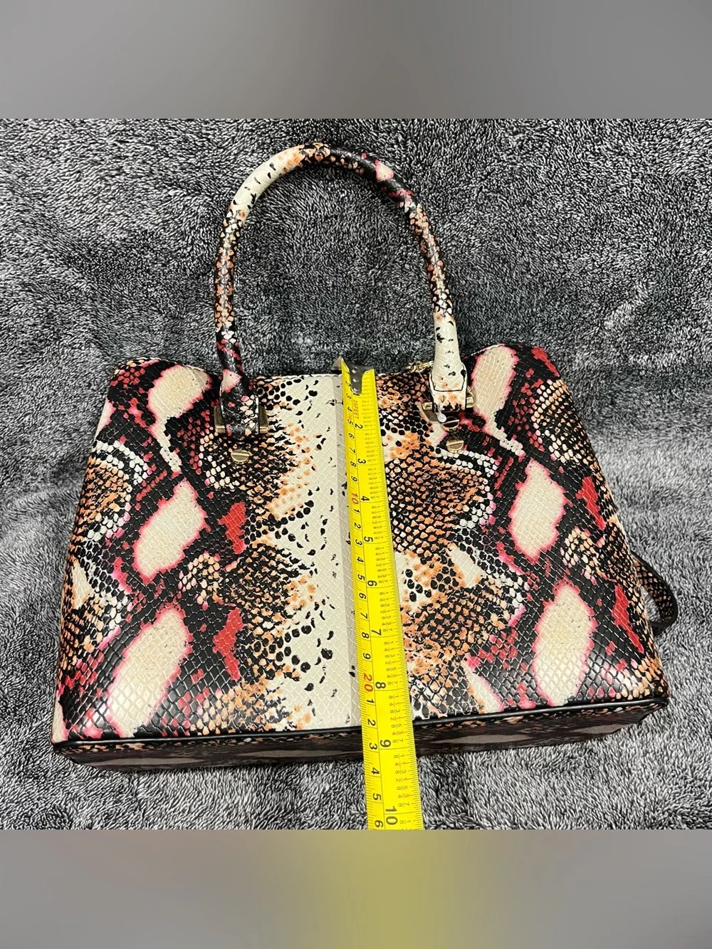 Aldo barely used