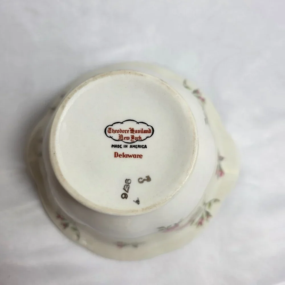 Theodore Haviland Delaware (New York) Sugar Bowl with Lid Ivory with Pink Roses