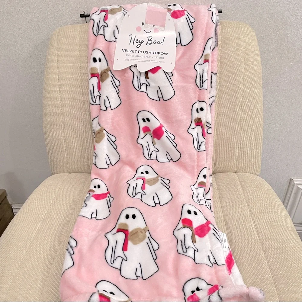 NEW Hey Boo! Pink Ghost Fanny Owala Plush Throw Blanket Halloween‎ Spooky Cute