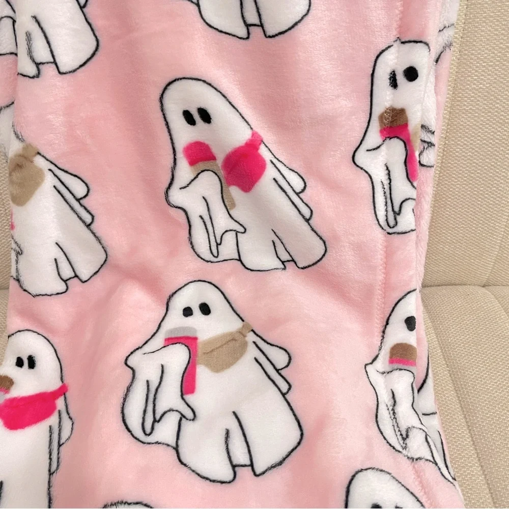 Hey Boo! cozy up