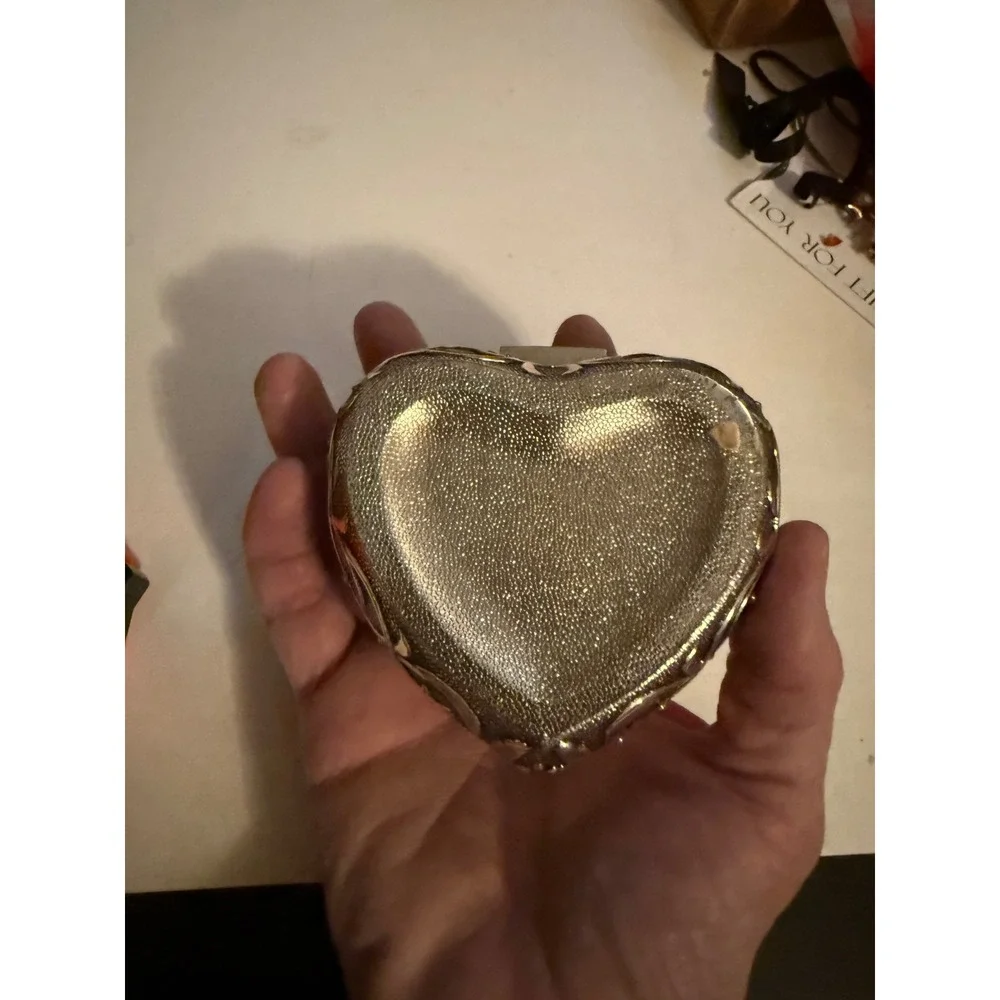 Vintage Mary Kay Heart Silver Tone Filigree Trinket Jewelry‎ Box Velvet Lined