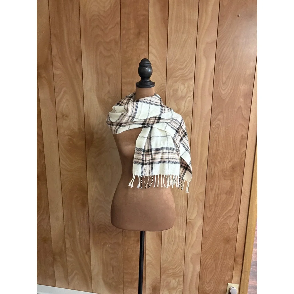 Berkshire Handkerchief Co Inc Plaid Scarf Cream Tan Black Acrylic Fringe Wrap‎