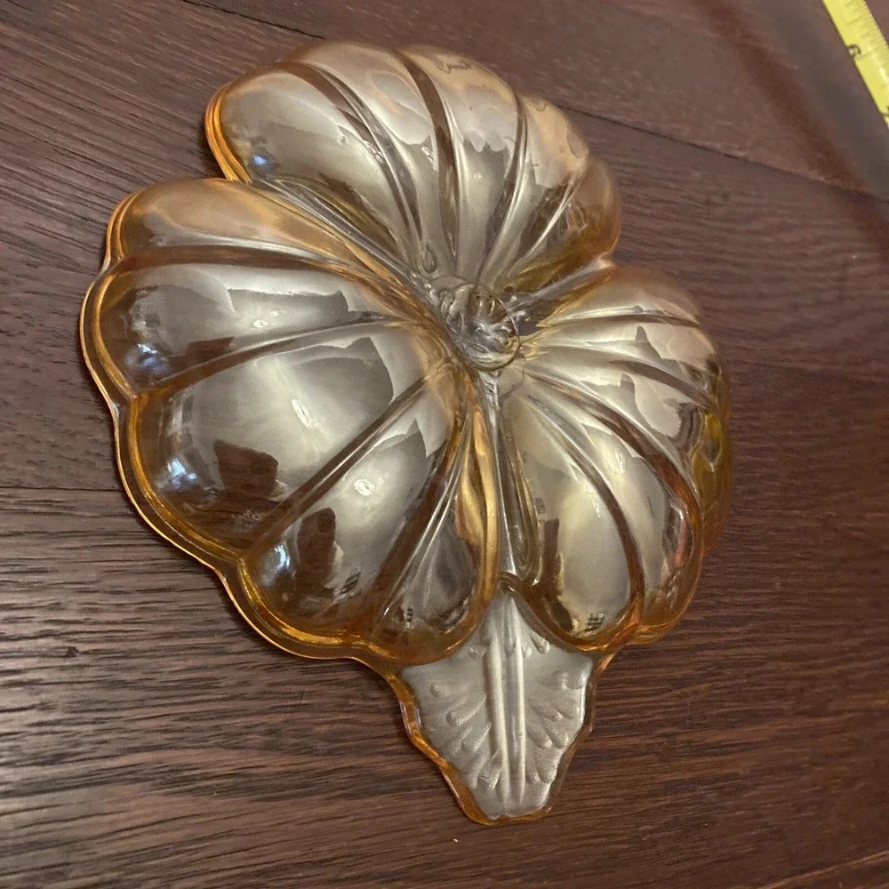 Unmarked leaf made or