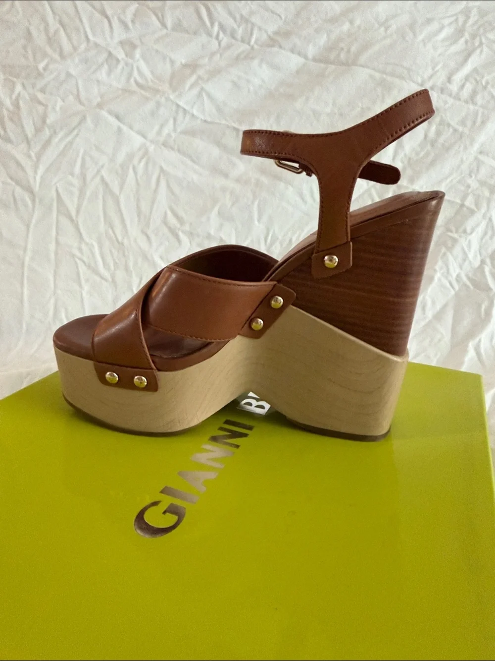 Gianni Bini look stud