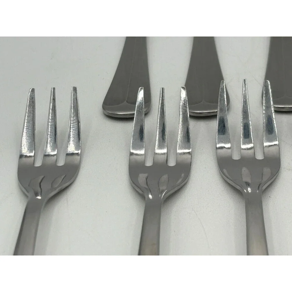Washington Forge Spirit of American Coctail/Seafood/Appetizer Forks Korea Qty 11