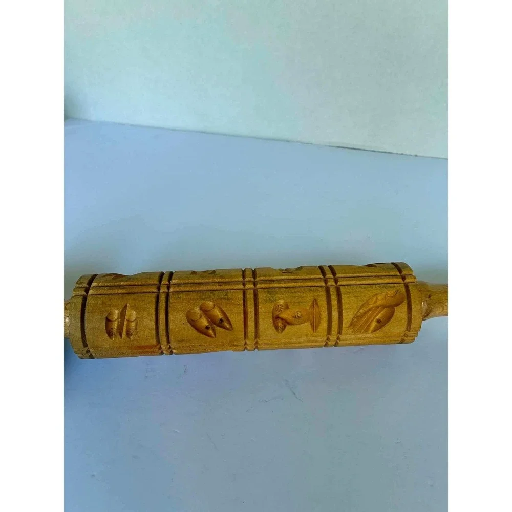 The Unbranded Brand vintage wooden