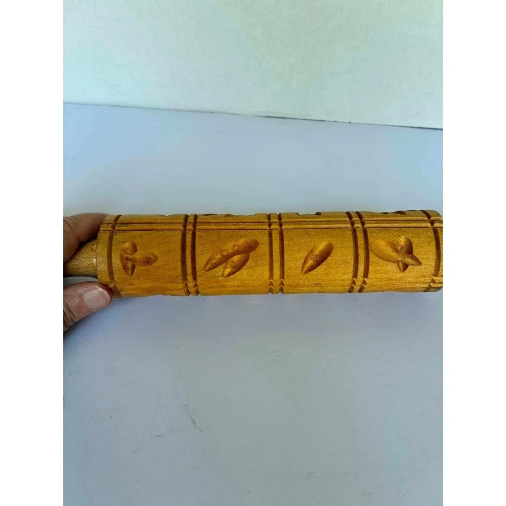 The Unbranded Brand vintage wooden