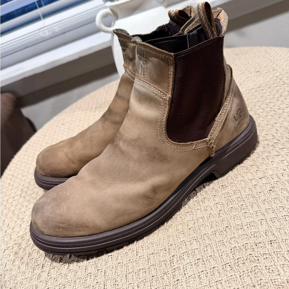 UGG stylish chukka