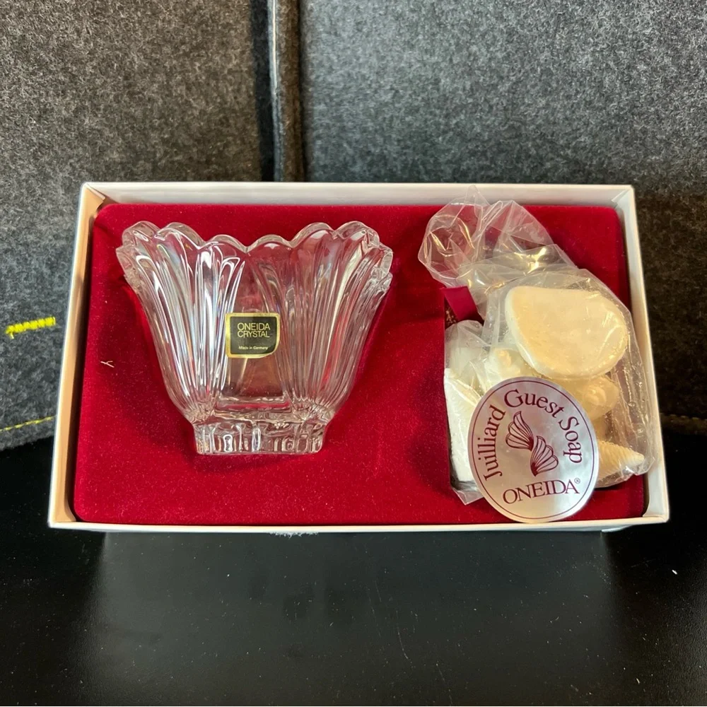 Oneida crystal juilliard