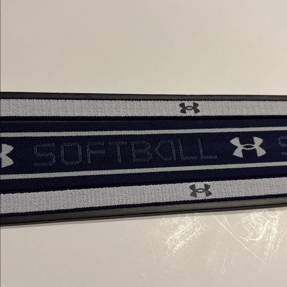 Under Armour uu493 logo