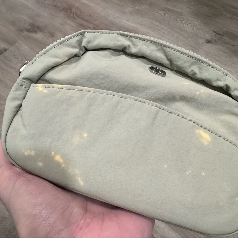 lululemon athletica stains all