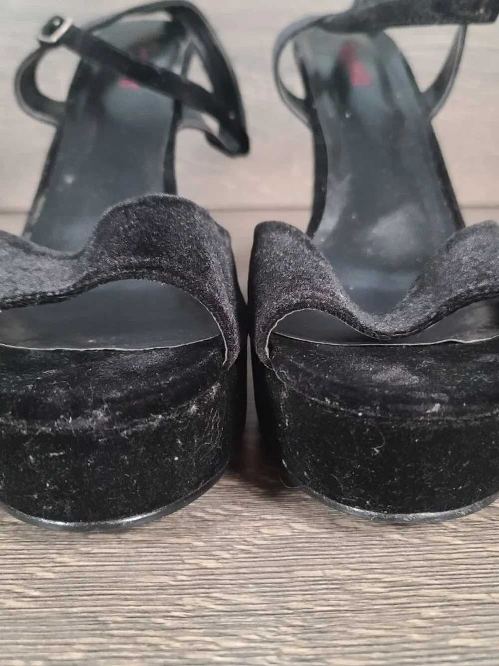 Demonia black velvet