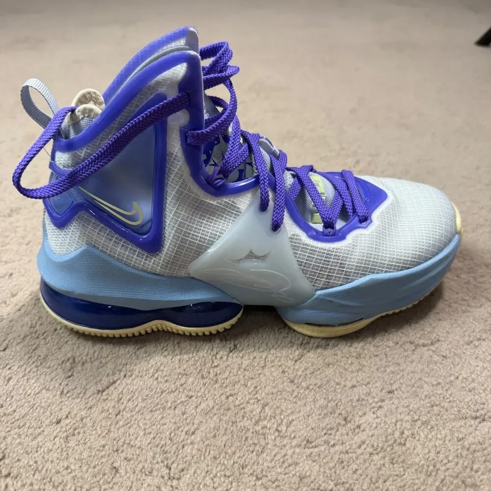 Nike lebron 19
